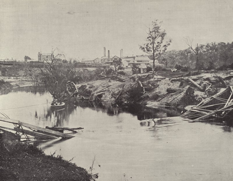 1891年7月の洪水後のヤラに架かるバーンリーブリッジ 作： 英語の写真家