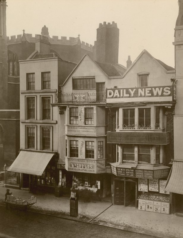 ロンドンのフリートストリート。 184-186フリートストリートをフィーチャーした北側 作： 英語の写真家