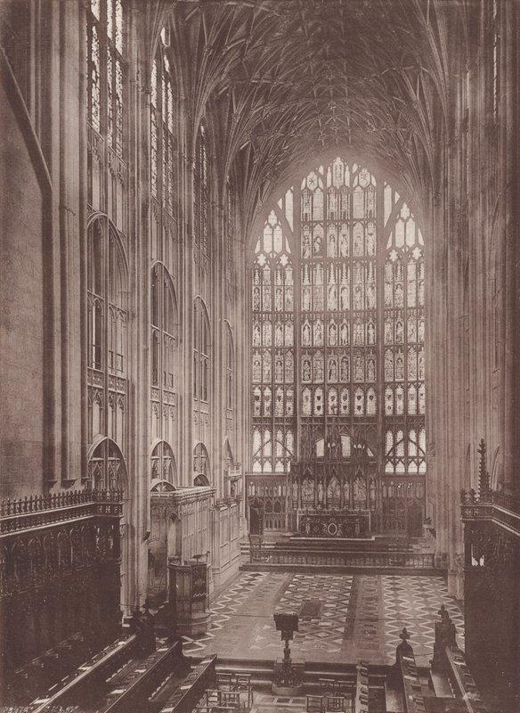 グロスター: The Cathedral, Choir East (白黒写真) 作： 英語の写真家