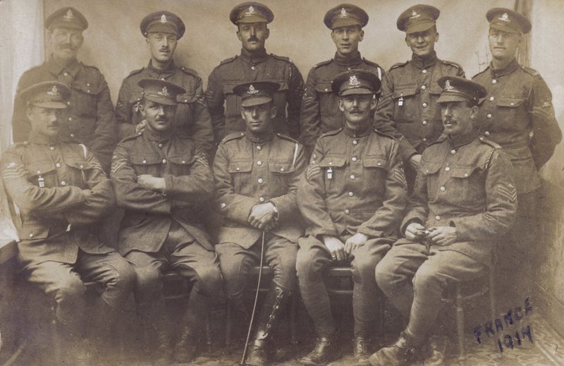 イギリス人兵士のグループ、第一次世界大戦、フランス1917年（モノクロ写真 作： 英語の写真家