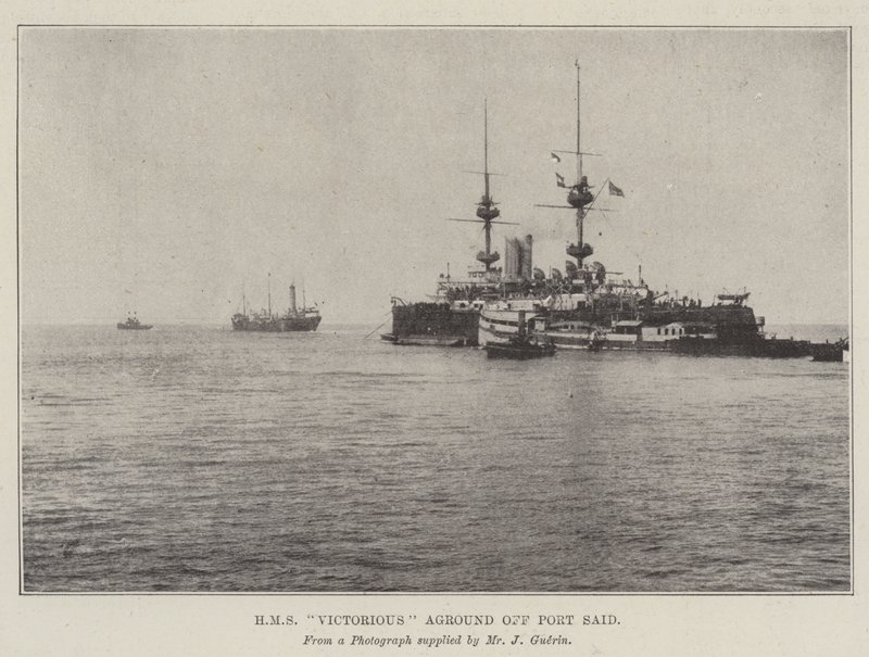HMSビクトリアス、ポートサイド沖で座礁 作： 英語の写真家