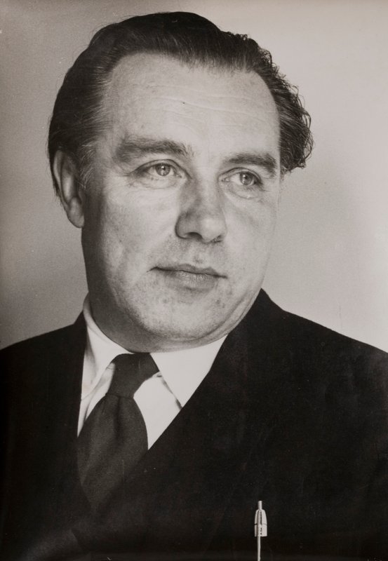 1941年に難民として英国に渡ったポーランド人建築家Jerzy Faczynski氏（モノクロ写真 作： 英語の写真家