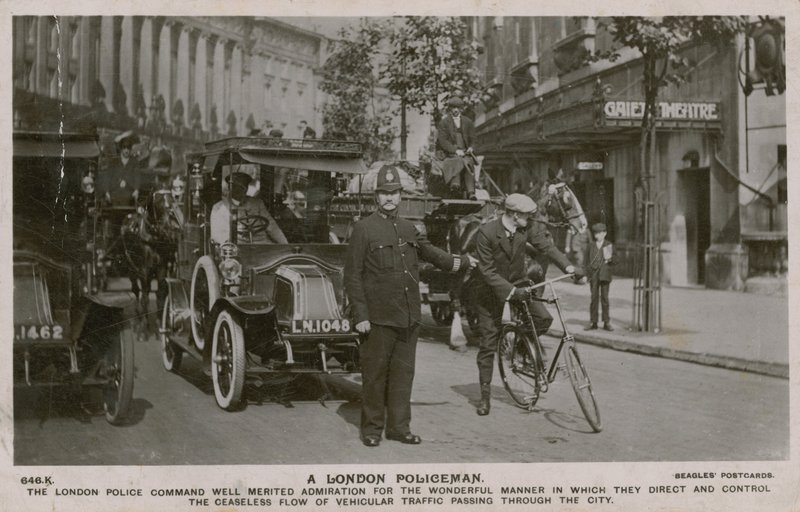 ロンドン警官。 1913年7月4日に送られたはがき。 作： 英語の写真家