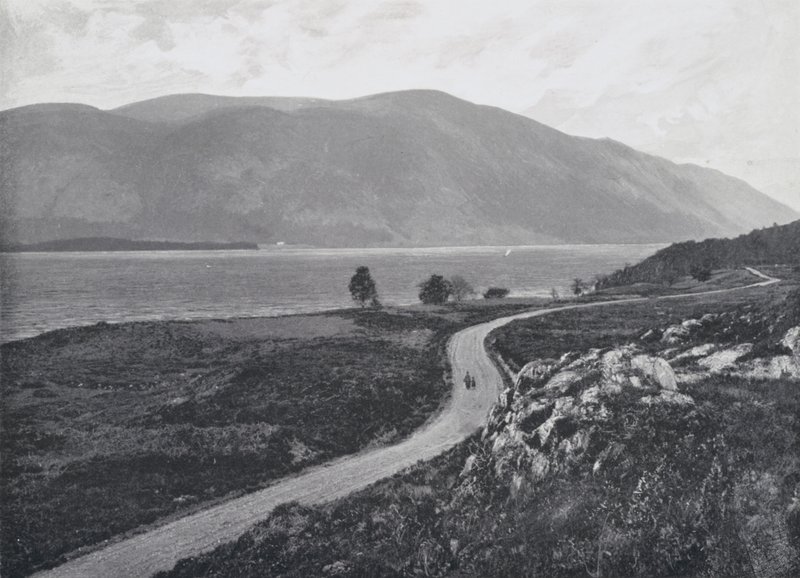 スコットランドLoch Lochy (白黒写真) 作： 英語の写真家