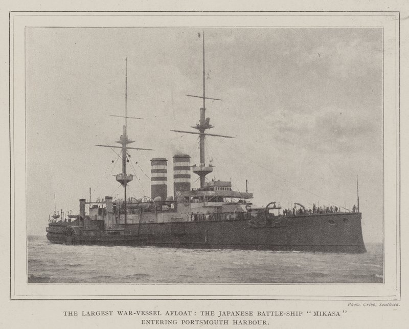 ポーツマスハーバーに進入する最大の戦艦海上、日本の戦艦ミカサ 作： 英語の写真家