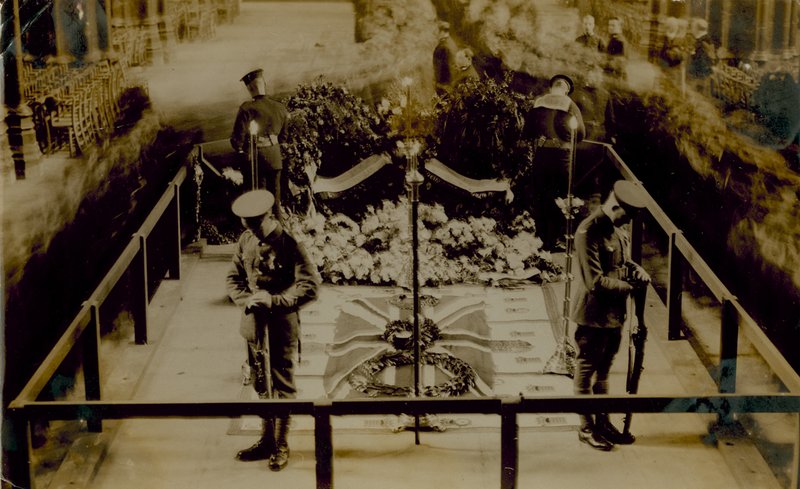 無名戦士の墓 作： 英語の写真家