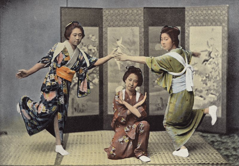 日本の家族の踊り 作： ヨーロッパの写真家
