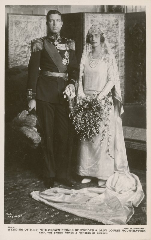 スウェーデンのグスタフ皇太子とルイーズマウントバッテン夫人の結婚式、1923年 作： FAスウェイン