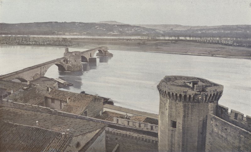 アビニョン、要塞、聖ベネゼット橋 作： フランスの写真家