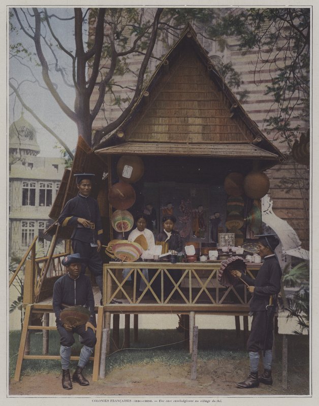 1900年のパリ万国博覧会のカンボジアの小屋（カラー写真 作： フランスの写真家