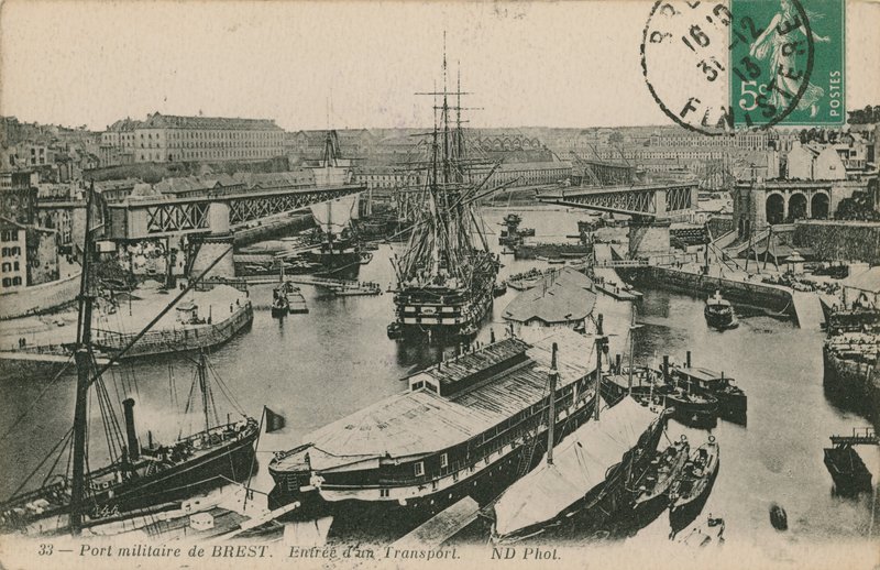 フランス、ブレストの軍事港。 1913年に送られたはがき。 作： フランスの写真家