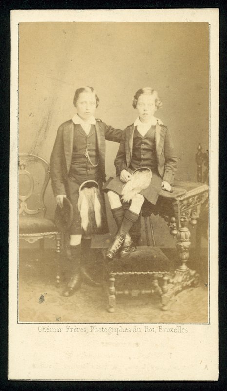 アーサー王子とレオポルド王子 作： フランスの写真家