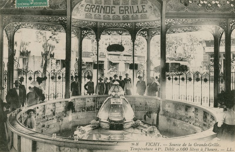 ヴィシーのグランドグリルスプリングのソース。 1913年に送られたはがき。 作： フランスの写真家