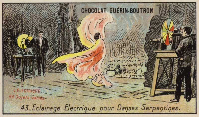 蛇の道を行くダンスのための電気照明（クロモリト 作： フランス語学校