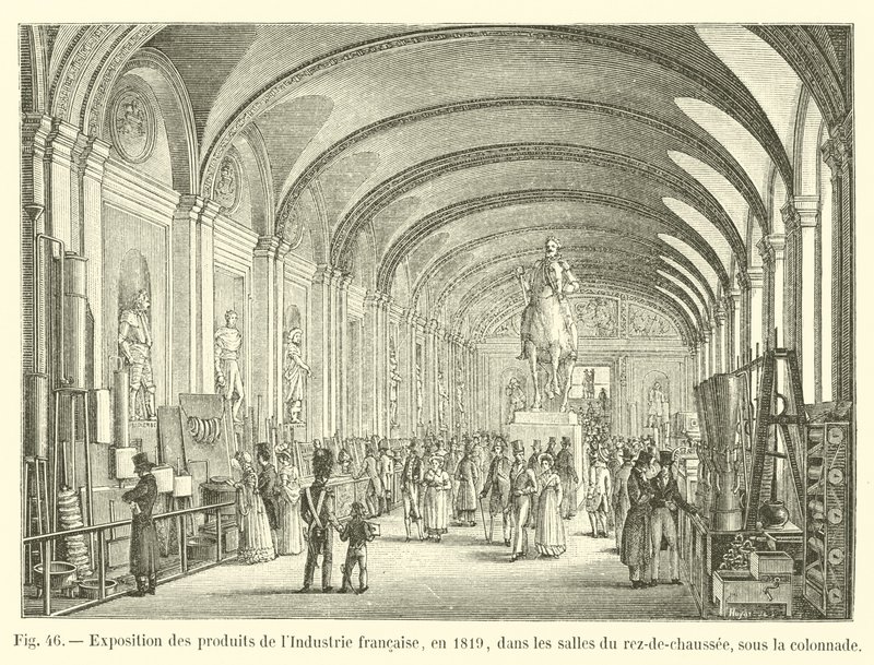 1819年、1階の吹き抜けのホールにあるフランスの工業製品の展示 作： フランス語学校