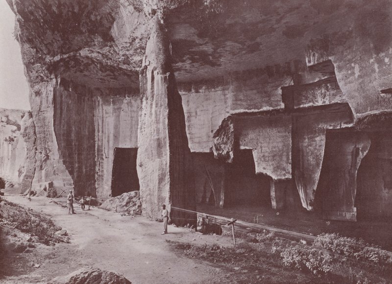 イタリア：Syracuse, Latomia del Paradiso（モノクロ写真 作： イタリアの写真家