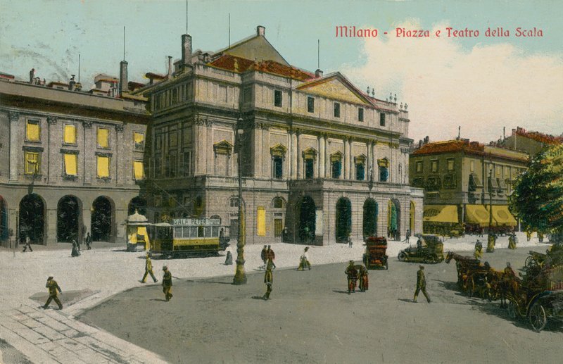 ミラノ-PiazzaとTeatro alla Scala。 1913年に送られたはがき。 作： イタリアの写真家