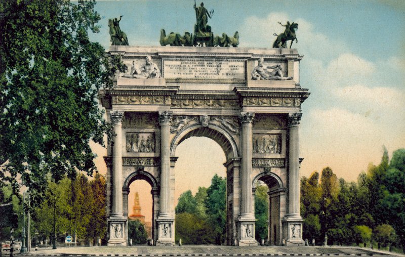ミラノ / Milan: Arco della Pace（カラー写真） 作： イタリアの写真家
