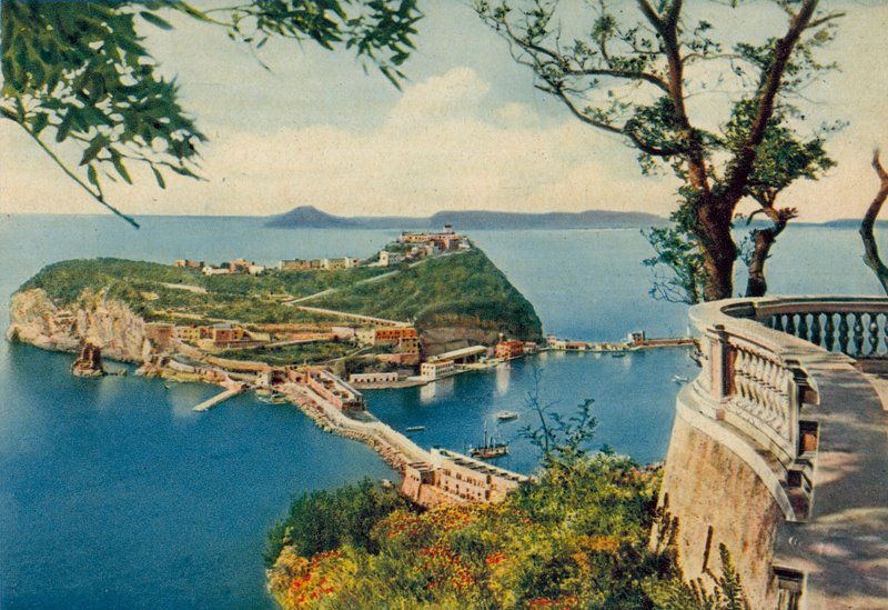 ナポリ／ナポリニシダ（カラー写真） 作： イタリアの写真家