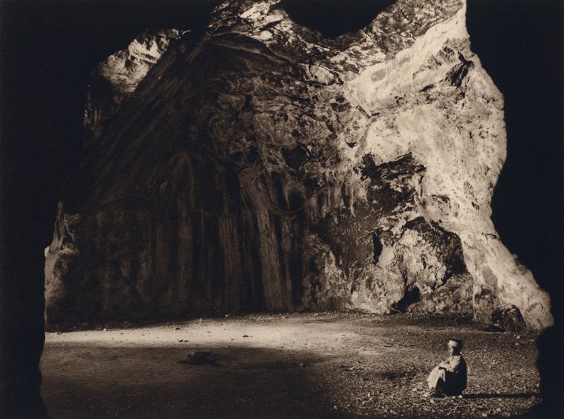 Jerusalem, Grotto of Jeremiah (b/w photo)   1402149   ja       japanese Successfully Translated  Original: Peur (Fear). Peinture dAnatoli Afanasyevich Arapov (1876-1949). Huile sur toile, 71 x 90 cm. art russe, symbolisme. Regional Art Museum, Arkhangelsk  作： カール・グレーバー