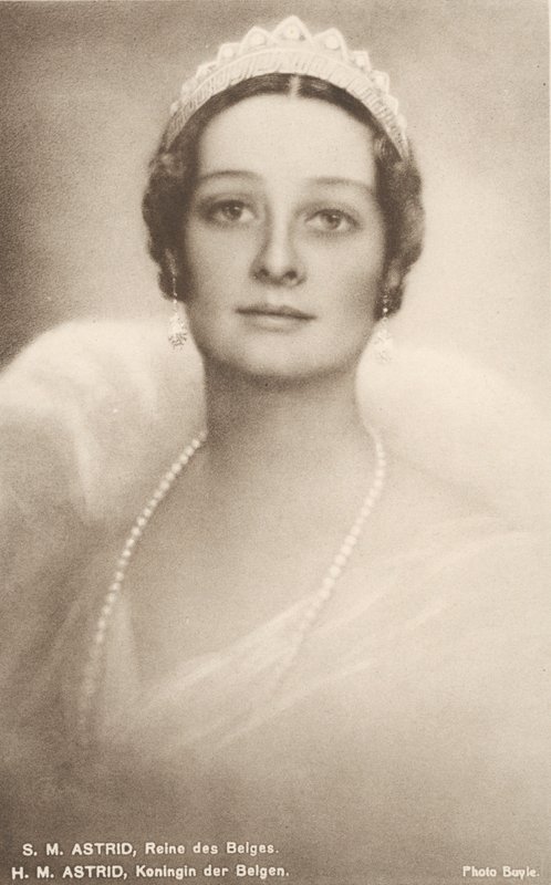 ベルギーのレオポルド3世の妃であるスウェーデンのアストリッド（白黒写真）。 作： 写真家ベルギー