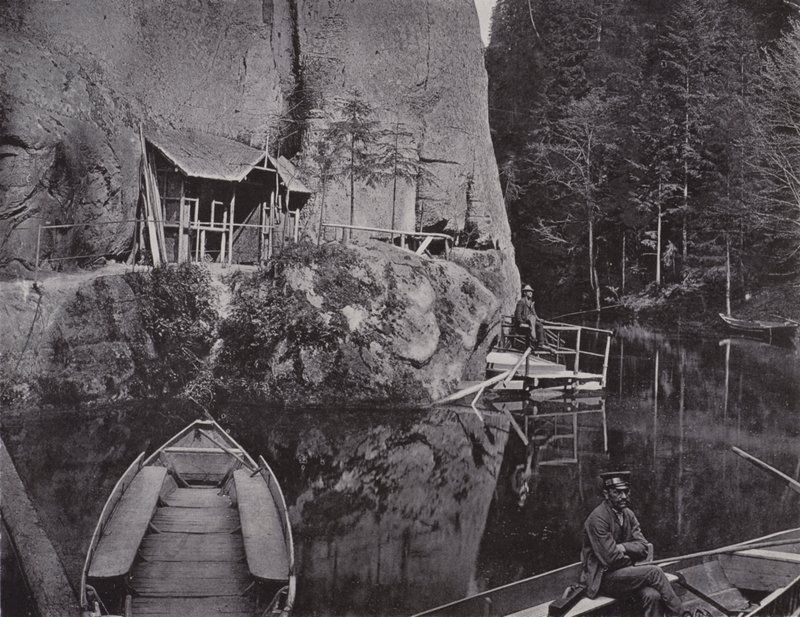 Edmundsklamm、前のボートステーション（モノクロ写真 作： 写真家ドイツ語