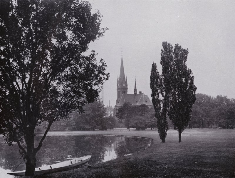 ライプツィヒ：Johannapark With Luther Church (モノクロ写真) 作： 写真家ドイツ語