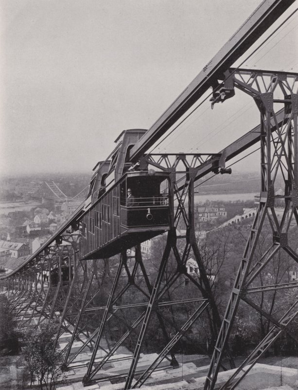 ロシュヴィッツ、吊り下げ式鉄道（モノクロ写真 作： 写真家ドイツ語