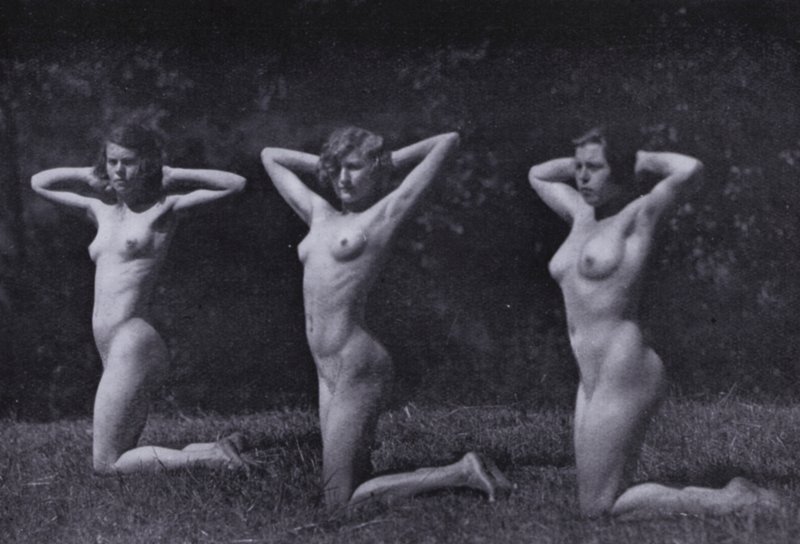 美しい身体、女性のための身体文化（モノクロ写真 作： 写真家ドイツ語