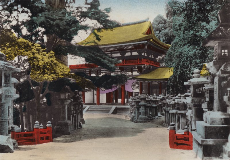 1912年頃の日本。767年、京都近郊の奈良に春日大社を設立（写真 作： 写真家日本人