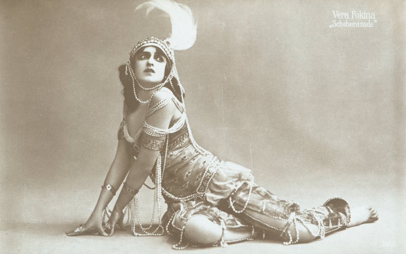 シェヘラザードのヴェラ・フォキナ 作： ロシアの写真家
