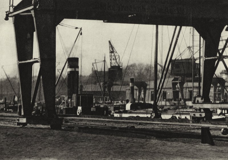 ベルリン： ウェスタフェン、ウェスタンハーバー（モノクロ写真 作： サーシャ・ストーン