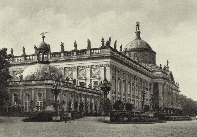 ポツダム、Neues Palais；新しい宮殿（モノクロ写真 作： サーシャ・ストーン