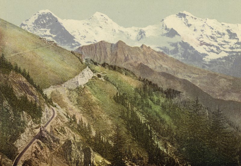 ベルナーオーバーラント: Schynige Platte、鉄道路線 (カラー写真) 作： スイスの写真家