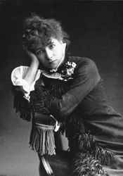 サラ・ベルナール (1844-1923)、1877 年に Nadar が撮影