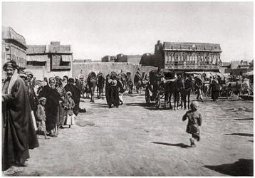 1925年、イラクのバスラにあるバザール広場