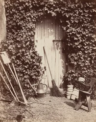マルロット庭園道具戸口,c.1860年（写真）