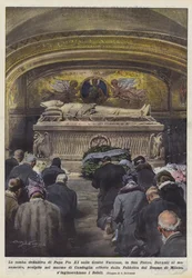 サンピエトロのバチカンの洞窟にある教皇ピオ11世の決定的な墓