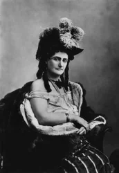 イタリア人ヴィルジニア・オルドイーニ（1837-1899）、カスティリオーネ伯爵夫人。フランス皇帝ナポレオン3世のスパイであった。アドルフ・ブラン（1812-1877）撮影