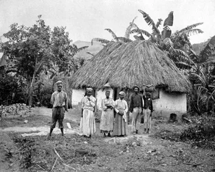 黒人住民の小屋、ジャマイカ、1905年頃。