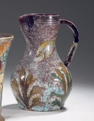 セーヴル製水生投手、1900年頃（エナメル石器）