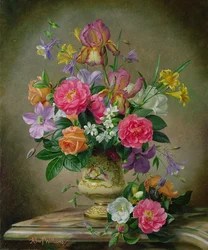 陶製の花瓶の牡丹と菖蒲