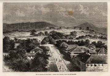 Rue et barracks de Freetown, Sierra Leone（シエラレオネ、フリータウンの兵舎）、A. de Barの図面に基づくエングレーヴィング、副提督Fleuriot de Langlesによる1868年のCôte d