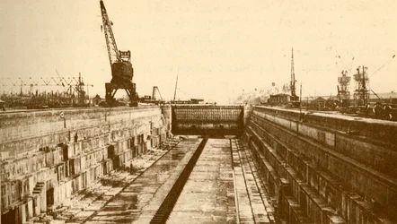 「アルバートドック拡張、ロンドン港」、c1930。