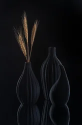 優雅な暗い静物画
