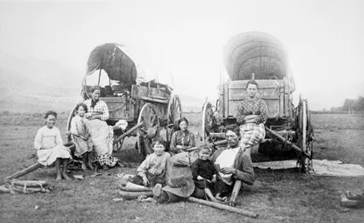 アメリカの開拓者家族、1870年頃（モノクロ写真