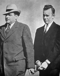 1934年1月に逮捕されたジョン・デリンジャー（モノクロ写真