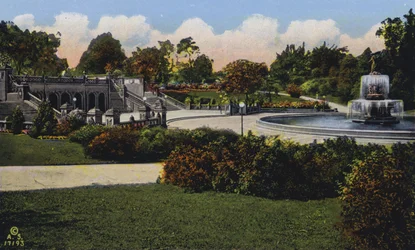 ニューヨークセントラルパークのテラスとバセスダの噴水（カラー写真）