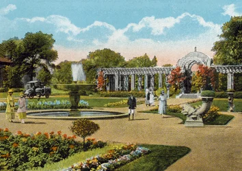 パーゴラ、アドミニストレーションビルディングの近く、ワシントンパーク（カラー写真）