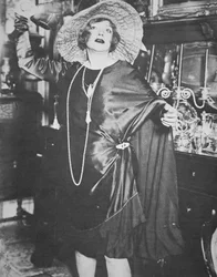テキサス・ギナン（1884-1933）（モノクロ写真